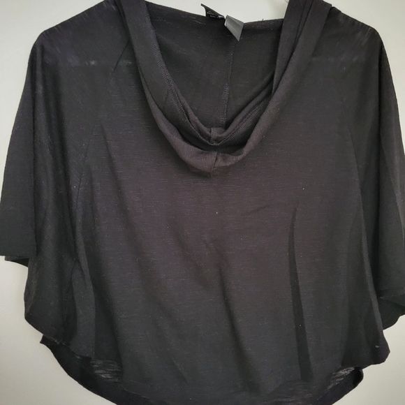 Weavers Black Drapey Crop Top with Hood in Size Extra Small - Picture 2 of 4